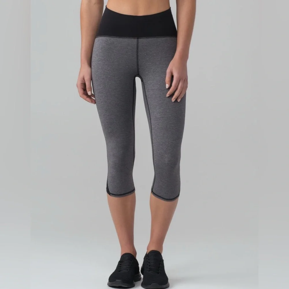 EUC Lululemon Train Times Crop (17